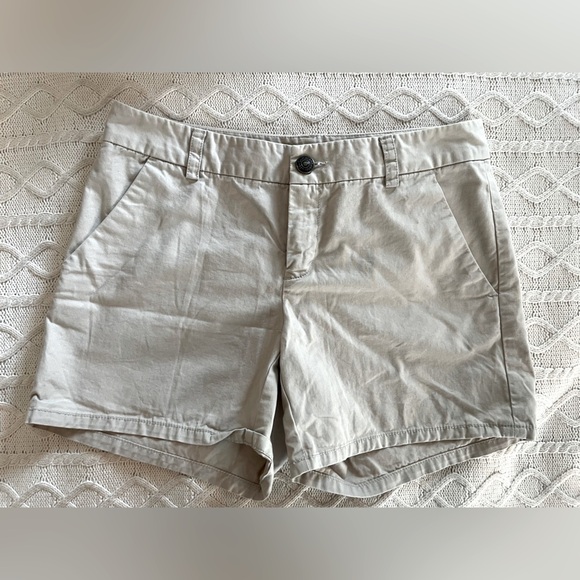 GAP cotton Khaki Shorts Light Tan, women’s size 6 - Picture 1 of 9